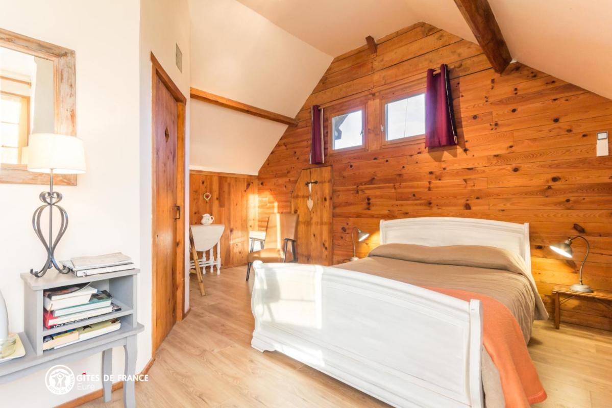 Bed and Breakfast Ferme De La Cacheterie, Fleury-la-Forêt Exteriér fotografie